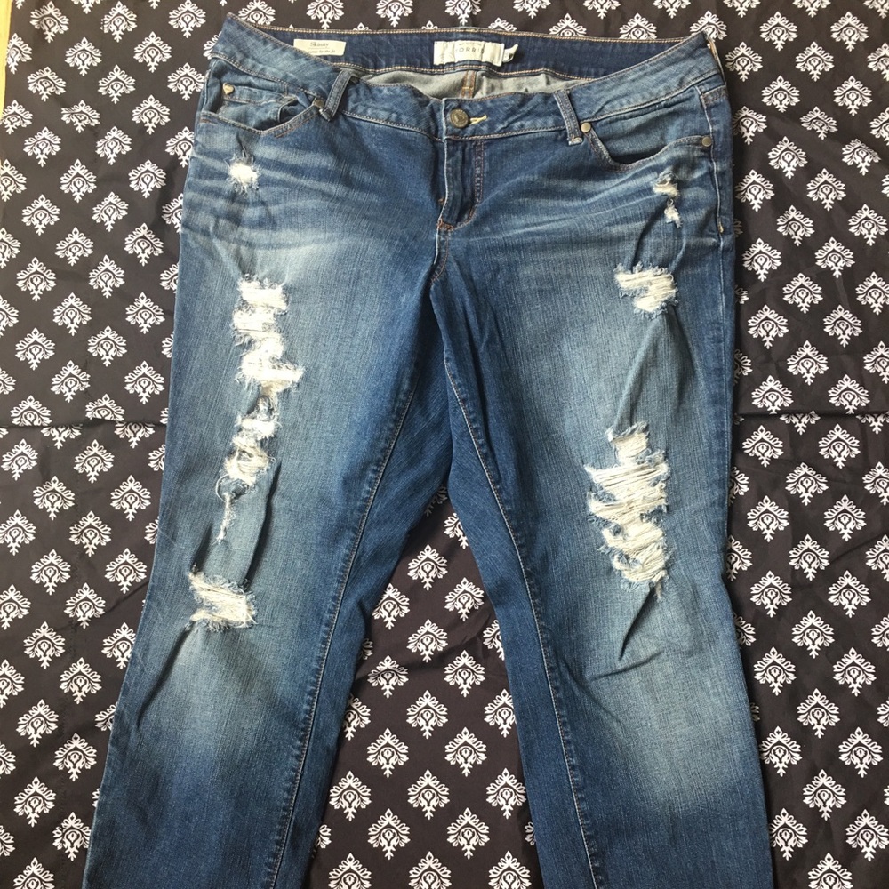 Torrid skinny ripped jeans 16